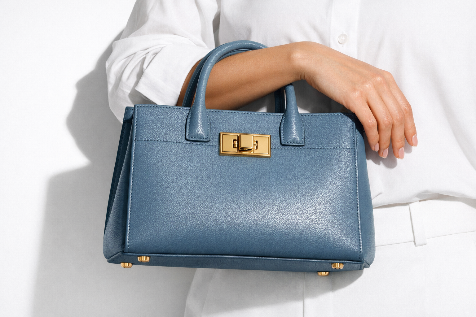 Top handle structured bag 2026